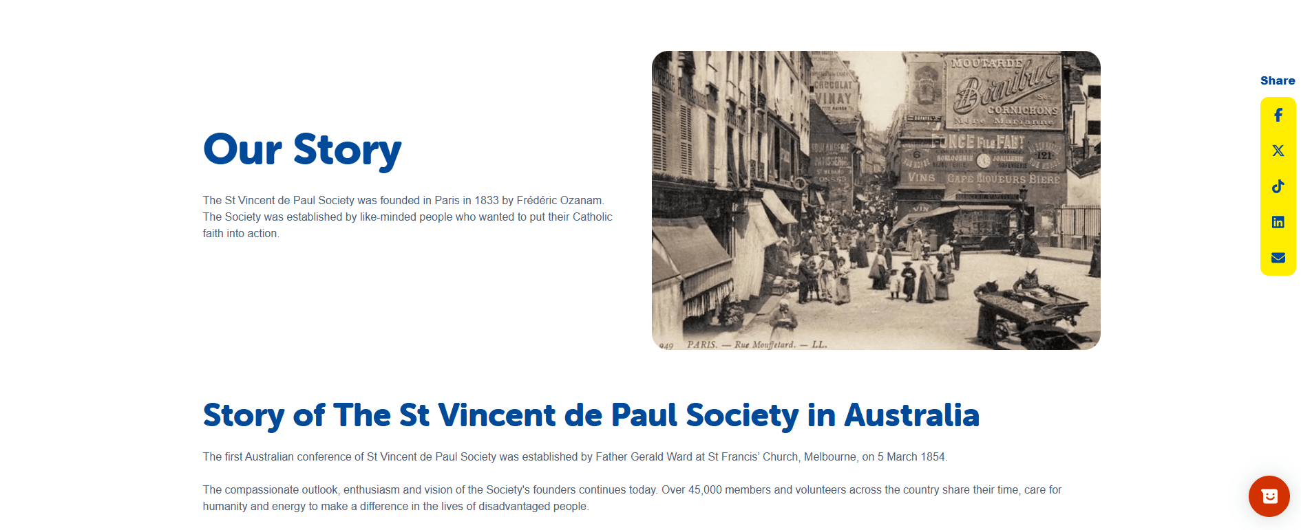 Vintage black and white photo of a busy Paris street, Rue Mouffetard, with people and carts.
